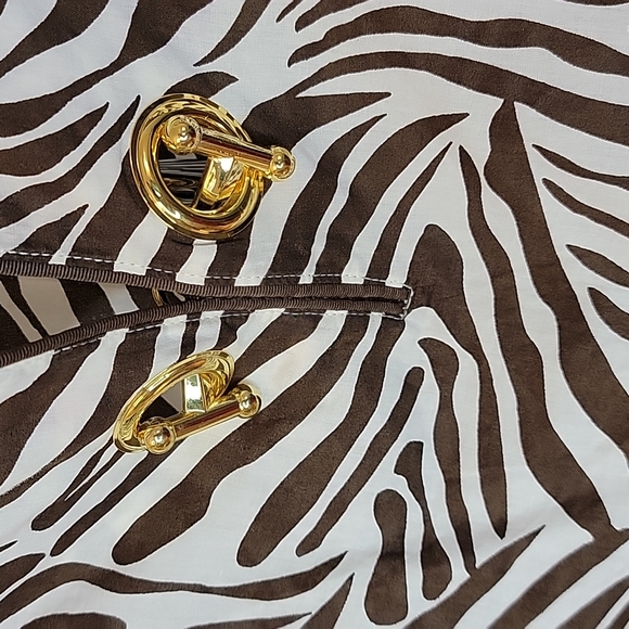 Bathing suit cover-up - Picture 2 of 4